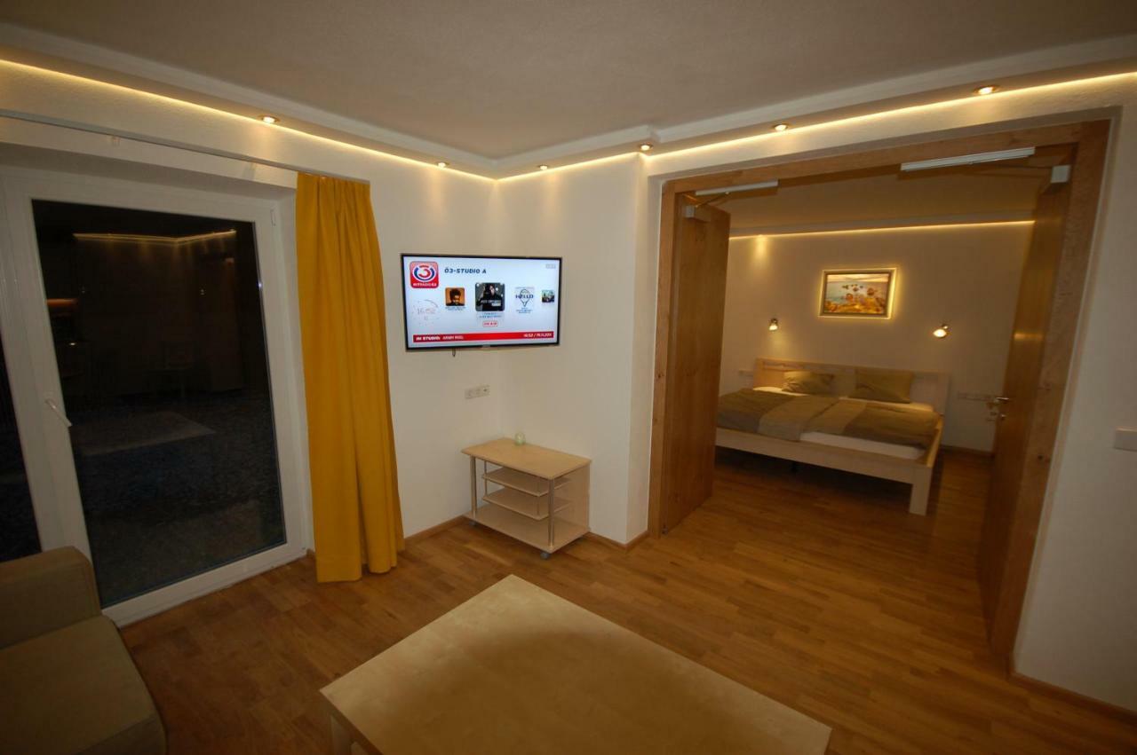 Alpenmond Appartment Halbmond Leutasch Exterior foto